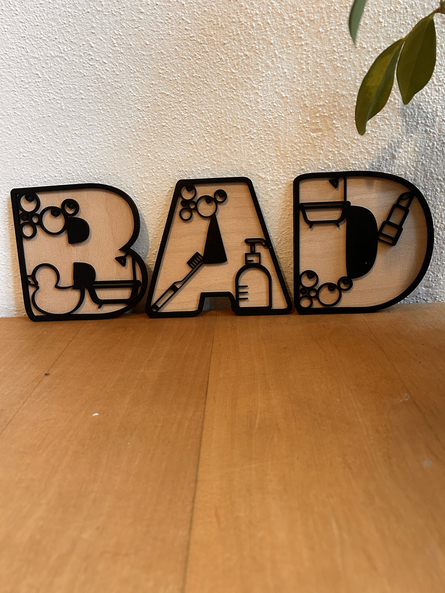 BAD Deko Schriftzug aus Holz – Moderne Badezimmer Dekoration im minimalistischen Design