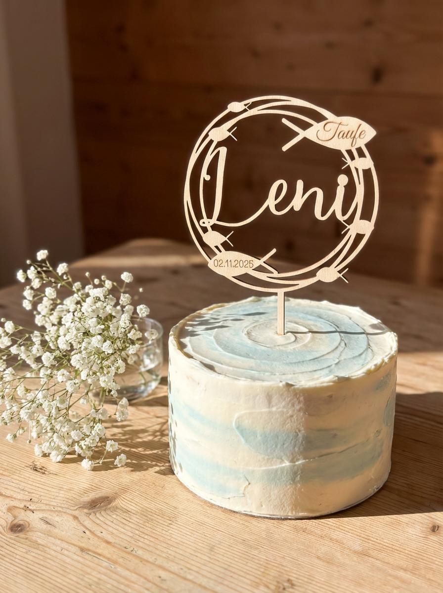 Personalisierter Cake Topper zur Taufe aus Holz – Name & Datum | Ø 15 cm
