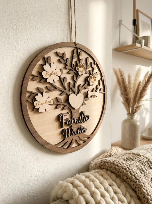 Personalisierter Familienbaum aus Holz – mit Namen – Menschen, Hunde & Katzen – individuell gestaltbar – Ø 30 cm