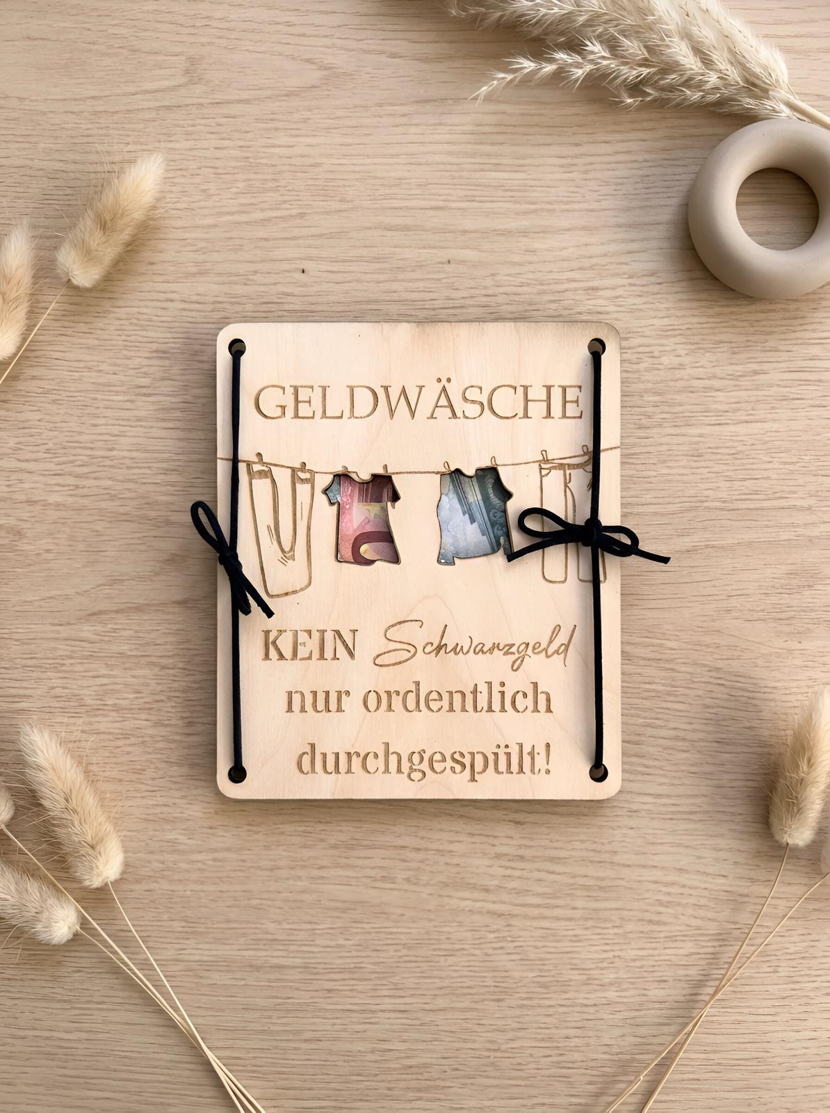 Geldwäsche Geldgeschenk aus Holz – Lustiges Geldgeschenk zur Hochzeit & Geburtstag | 16 × 14 cm
