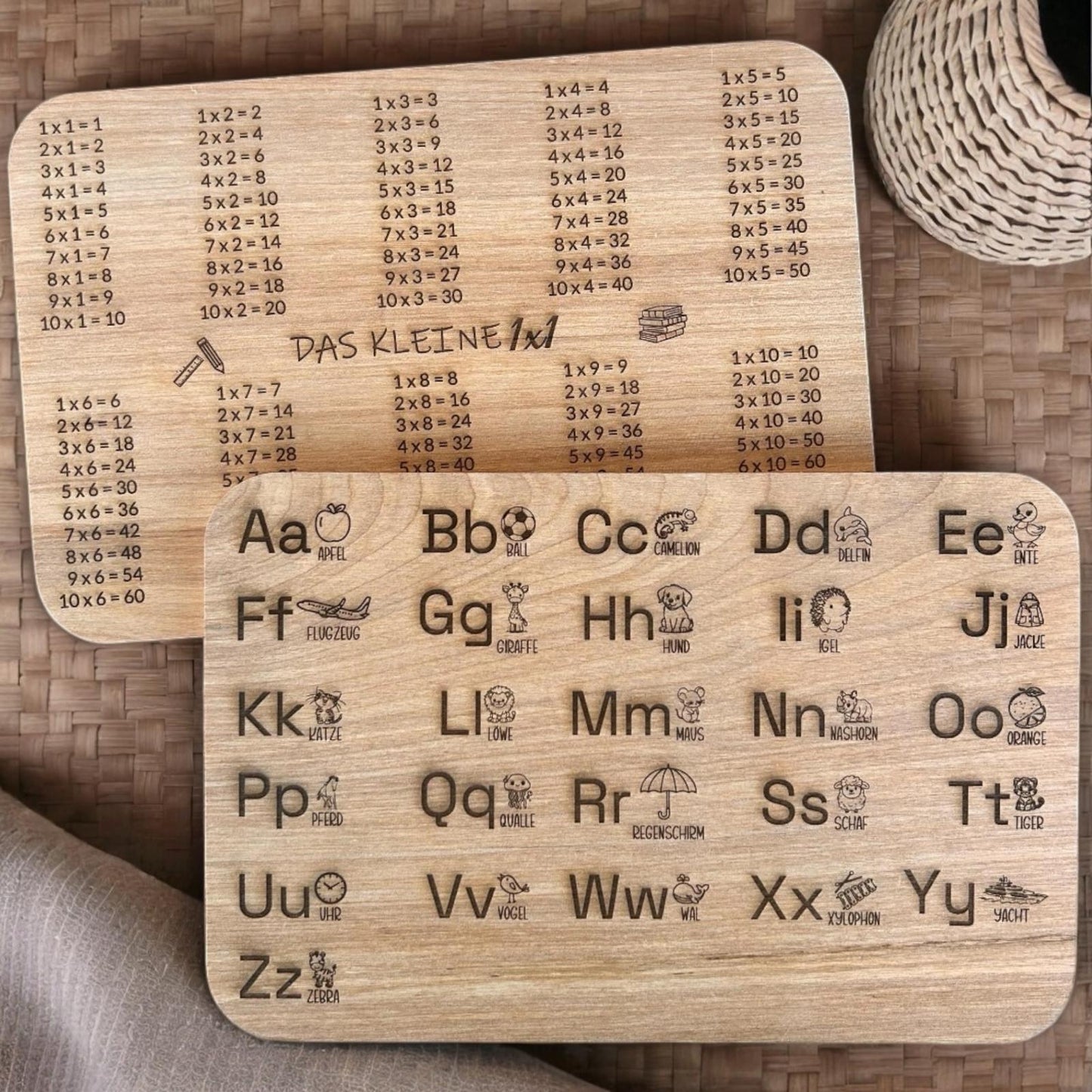 Lernbrett aus Holz – Alphabet & Einmaleins | Kinder Lernhilfe Holz | Schulanfang Geschenk