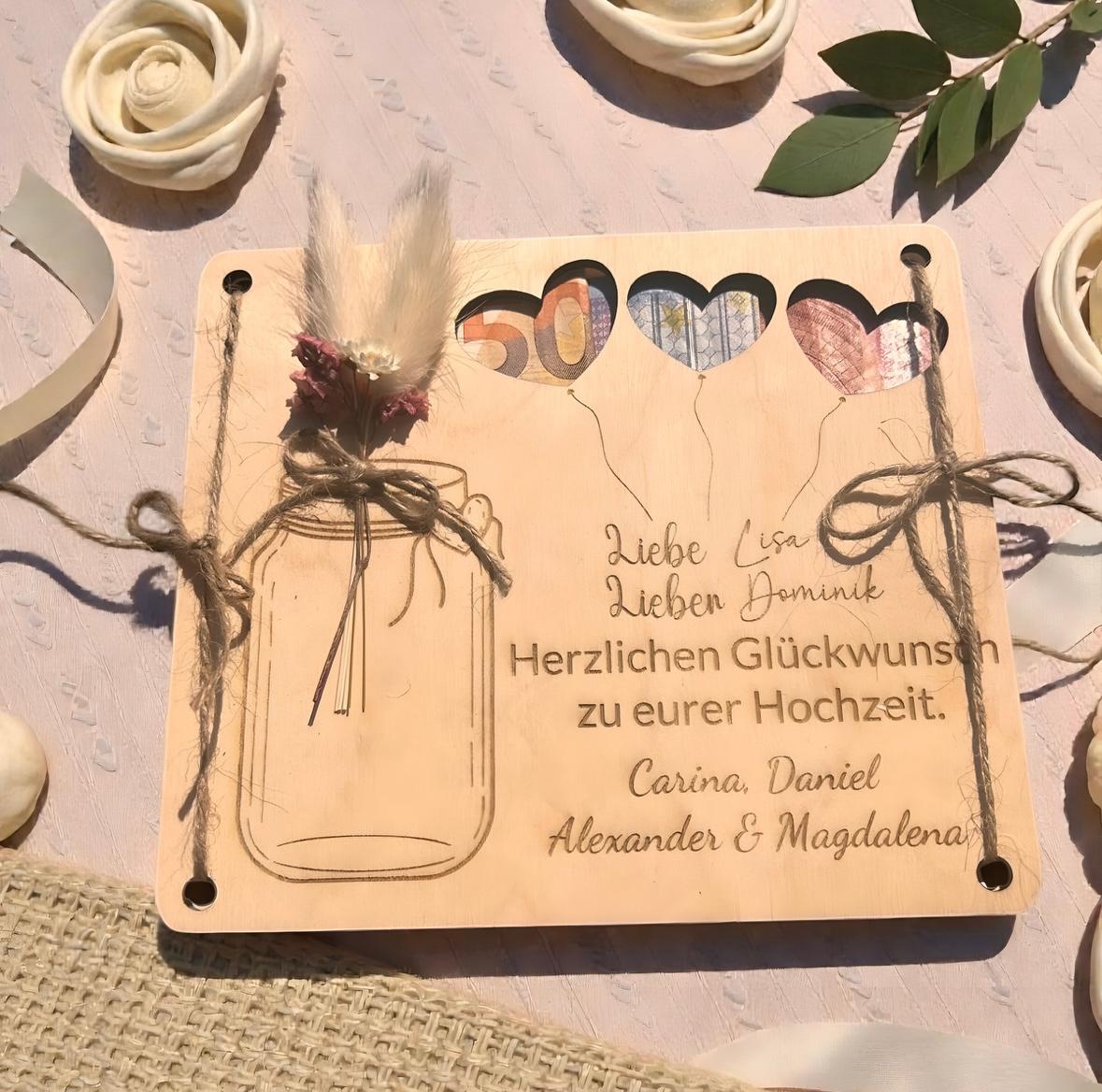 Personalisiertes Geldgeschenk aus Holz zur Hochzeit – Geldgeschenk mit Wunschgravur | 16 × 14 cm