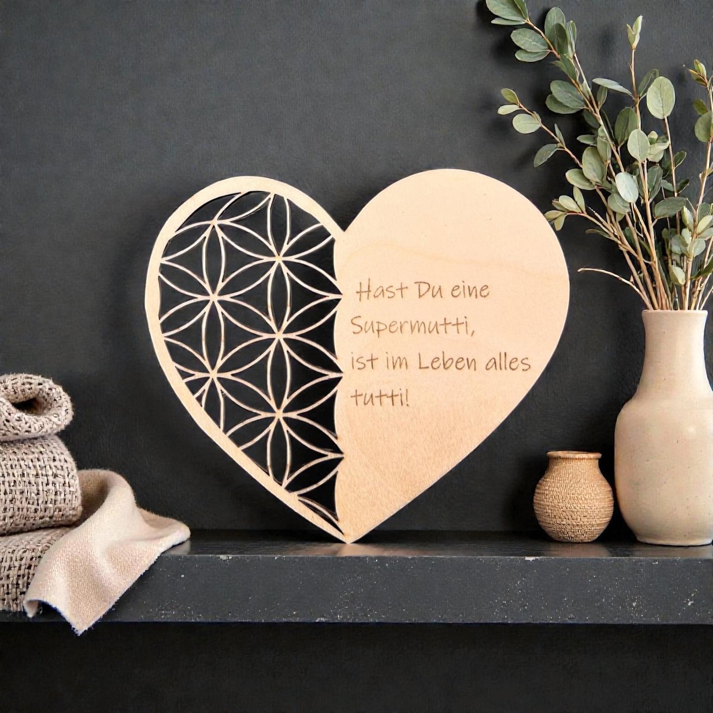 Holz Herz Deko mit Wunschgravur – Personalisiertes Herz aus Holz ca. 15 cm | Geschenk für Mama & Lieblingsmenschen