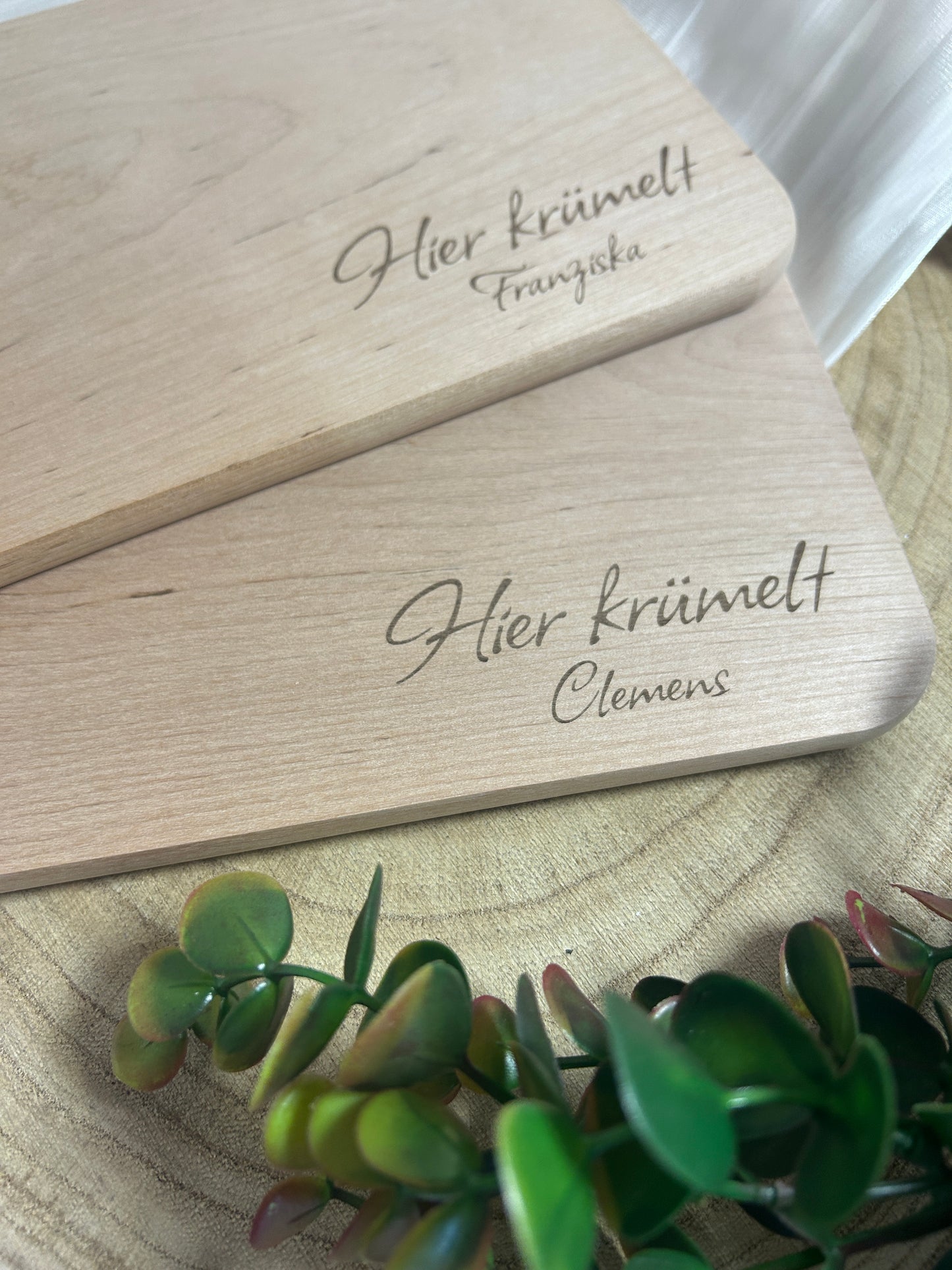 Personalisiertes Schneidbrett aus Erle mit Gravur | Frühstücksbrett mit Wunschtext | Holz Schneidebrett personalisiert | Geschenkidee