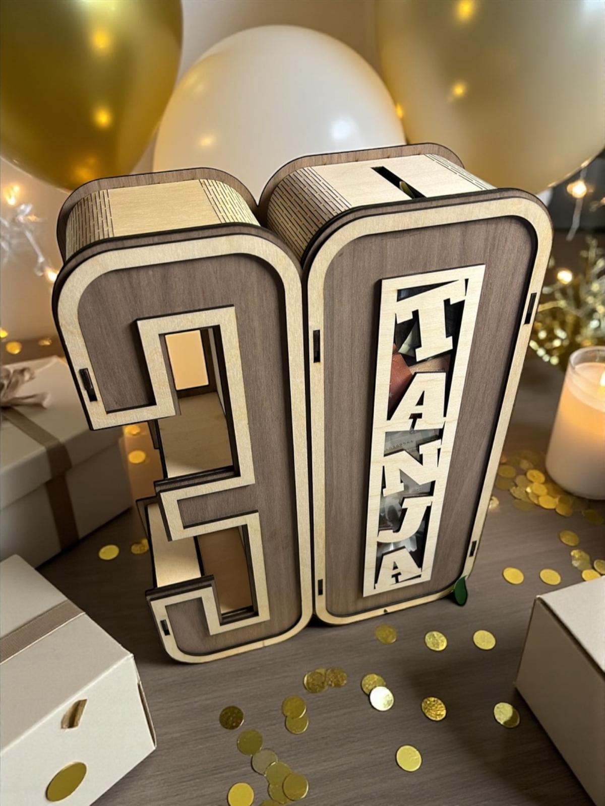 Personalisierte Geldgeschenk Sparbox Zahl aus Holz – Sparkasse mit Name – Geburtstag & Jubiläum