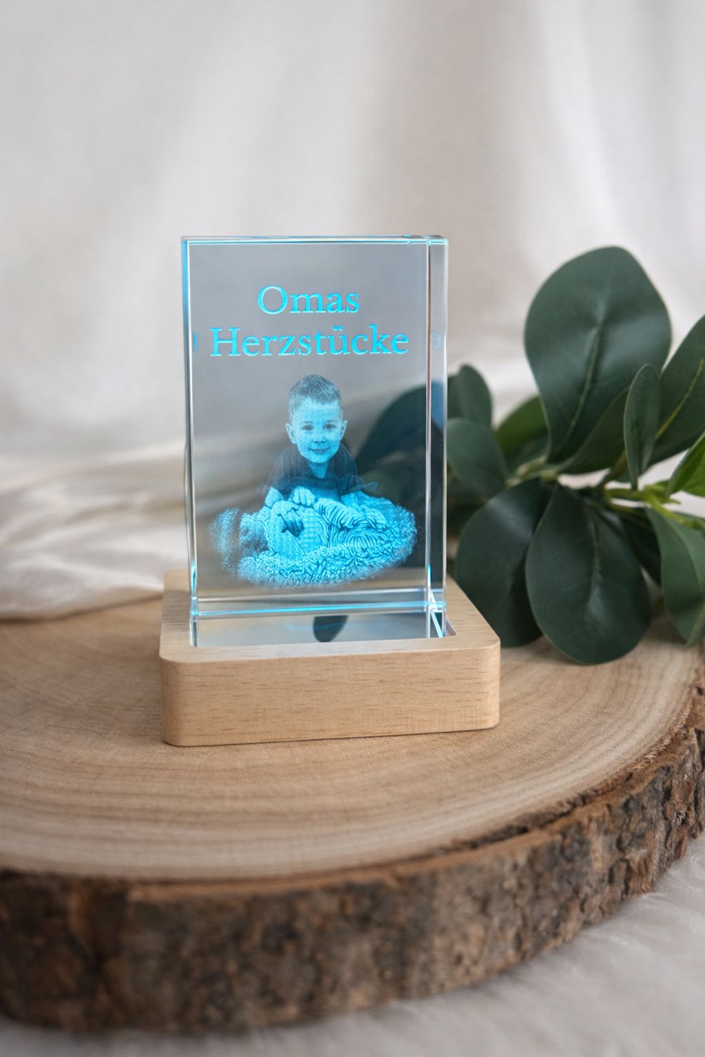 3D Foto im Kristallglas mit LED Sockel – Personalisiertes Foto Geschenk mit Innengravur