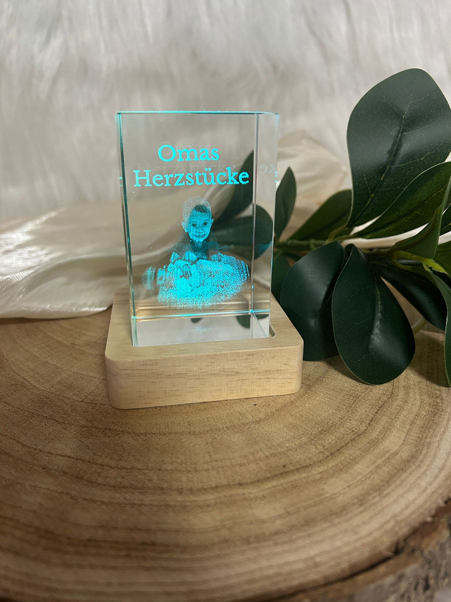 3D Foto im Kristallglas mit LED Sockel – Personalisiertes Foto Geschenk mit Innengravur
