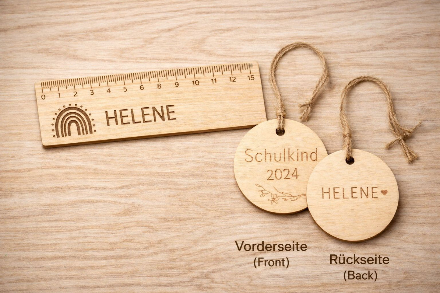 Personalisiertes Lineal aus Holz mit Name & Schultüten-Anhänger – Einschulung Geschenk