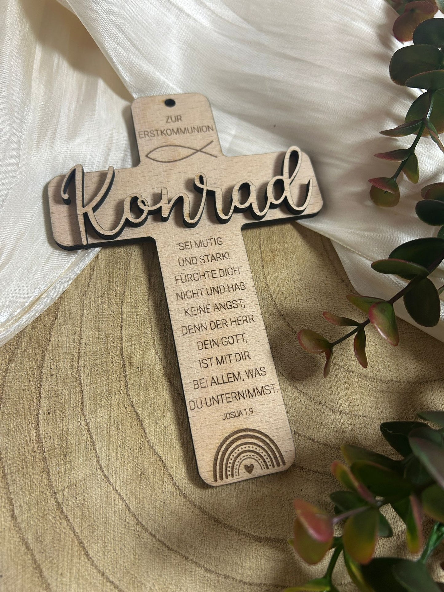 Personalisiertes Holzkreuz zur Erstkommunion mit Namen – 15 cm | Geschenk Kommunion Junge Mädchen