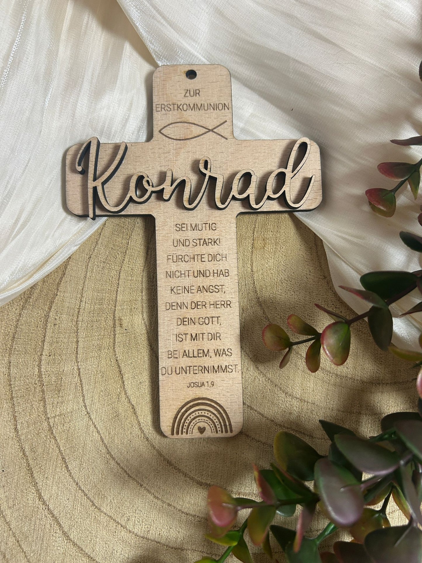 Personalisiertes Holzkreuz zur Erstkommunion mit Namen – 15 cm | Geschenk Kommunion Junge Mädchen