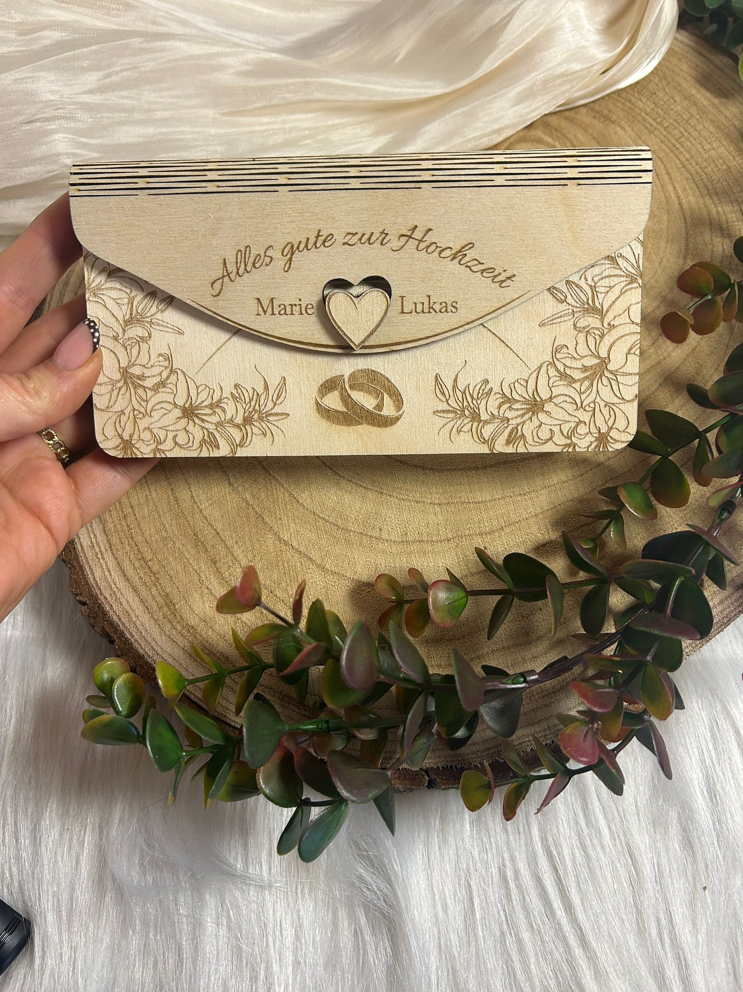 Personalisierbares Holzkuvert zur Hochzeit mit Namen – Geldgeschenk Umschlag mit Schiebeverschluss