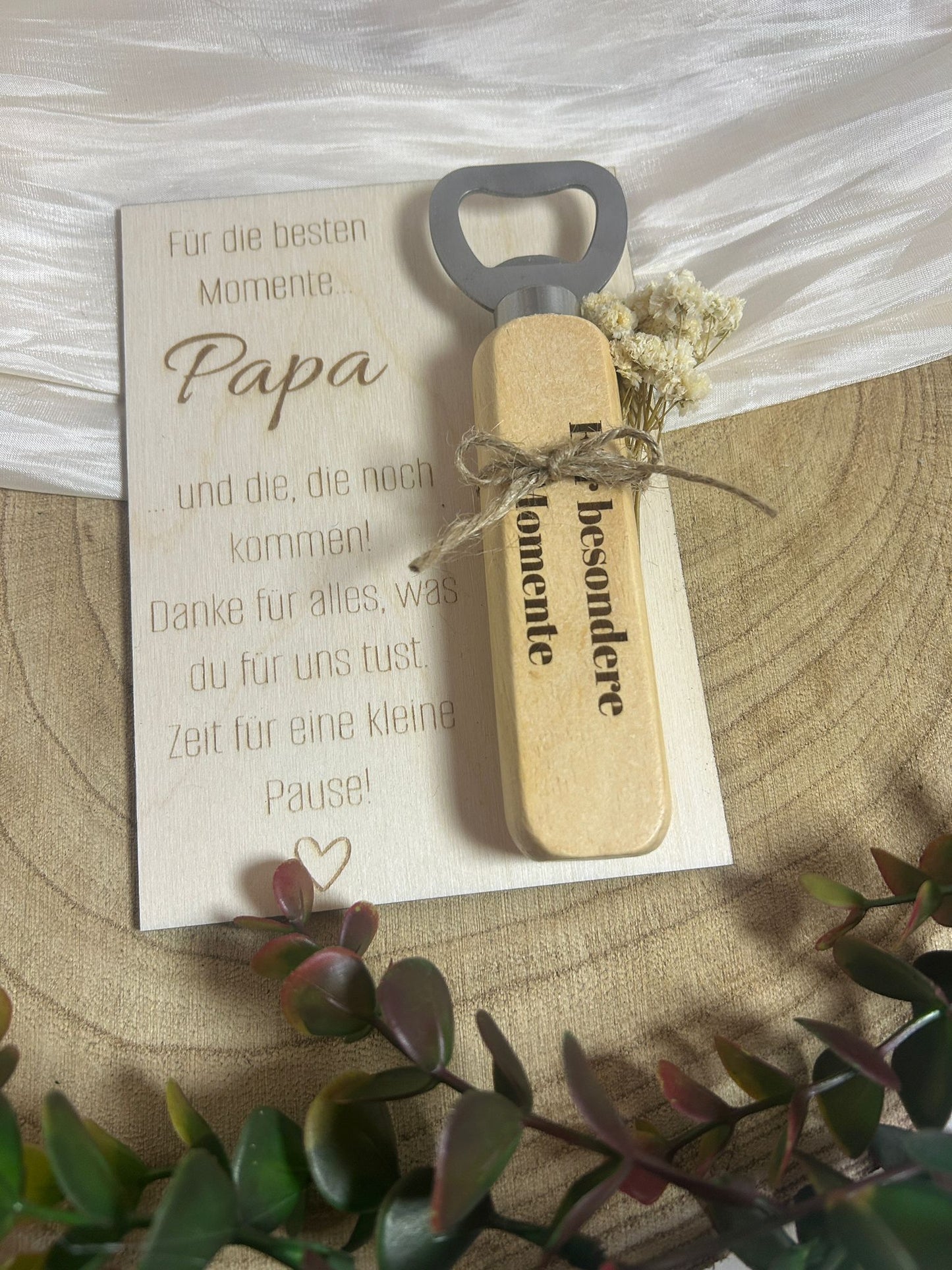 Personalisierter Flaschenöffner mit Holzgriff & gravierter Karte – Geschenk für Papa, Vatertag Geschenk mit Wunschgravur