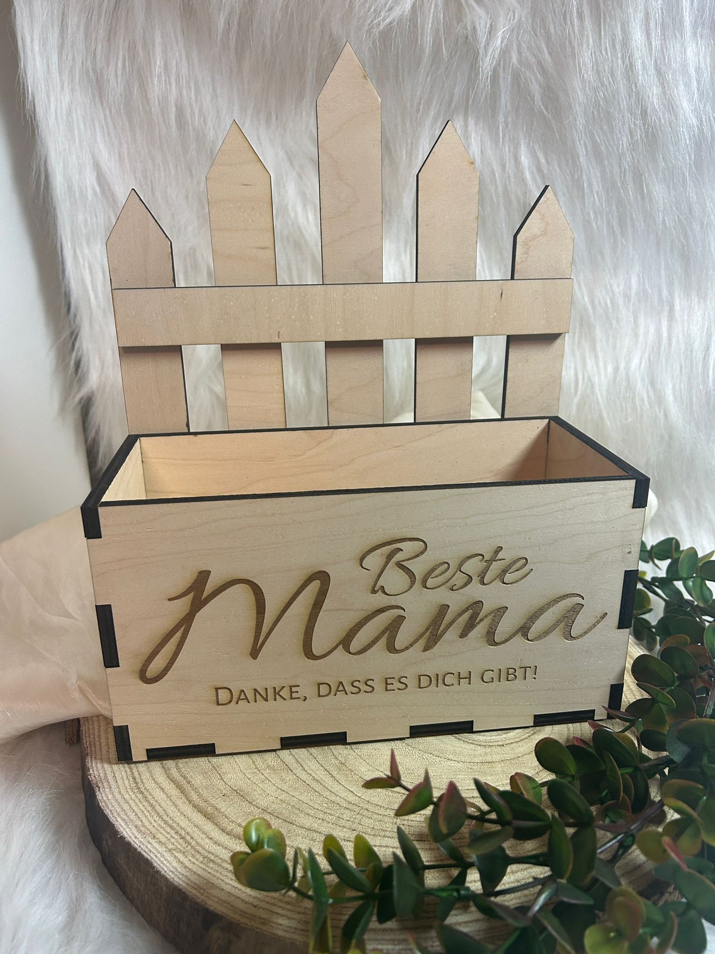 Personalisierte Holzkiste mit Gravur – Geschenk für Mama | Dekokiste 23x10x12 cm