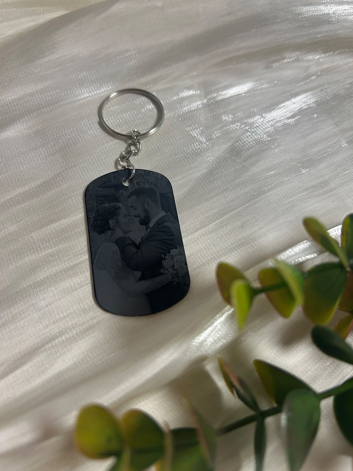 Personalisierter Foto Schlüsselanhänger mit Gravur – Individuelles Geschenk mit Wunschfoto | Geschenk für Paare, Freundin & Freund
